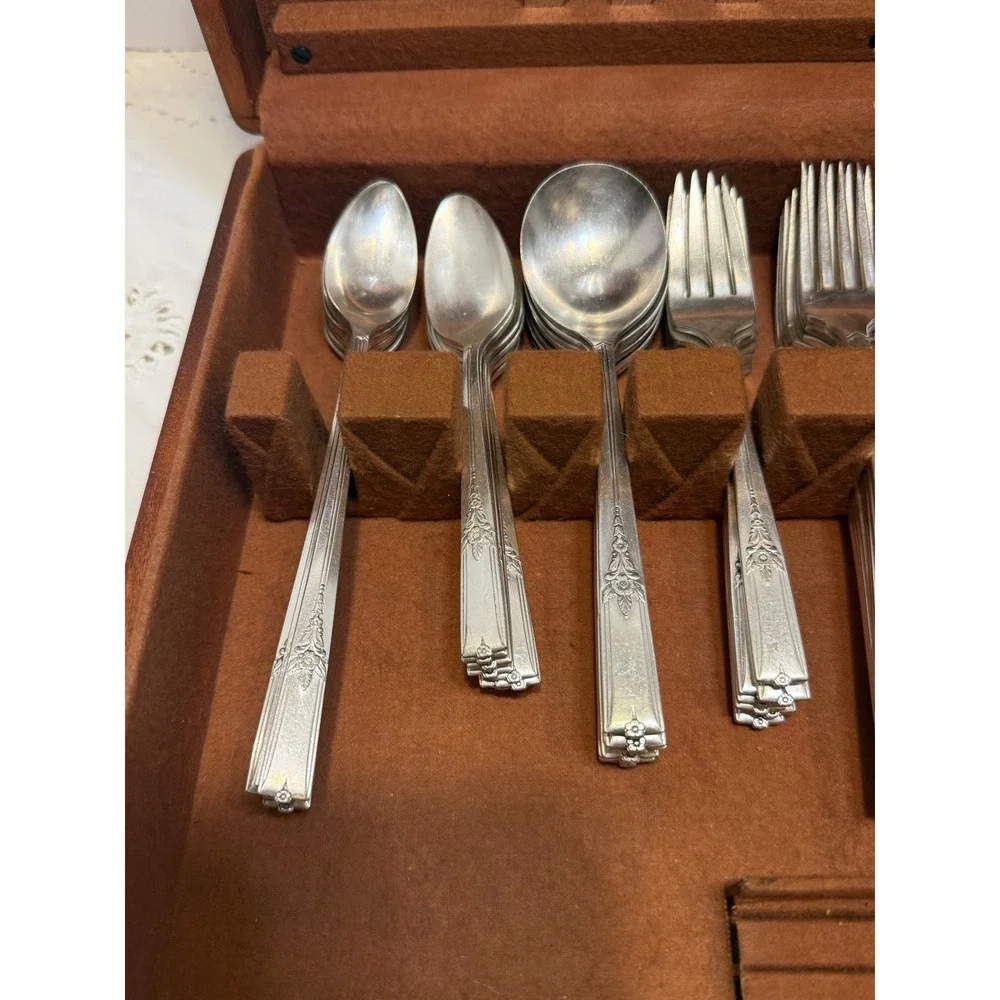 Vintage Silver Plated Flatware Set 36pc Floral Pattern Naken Tarnish Proof Chest